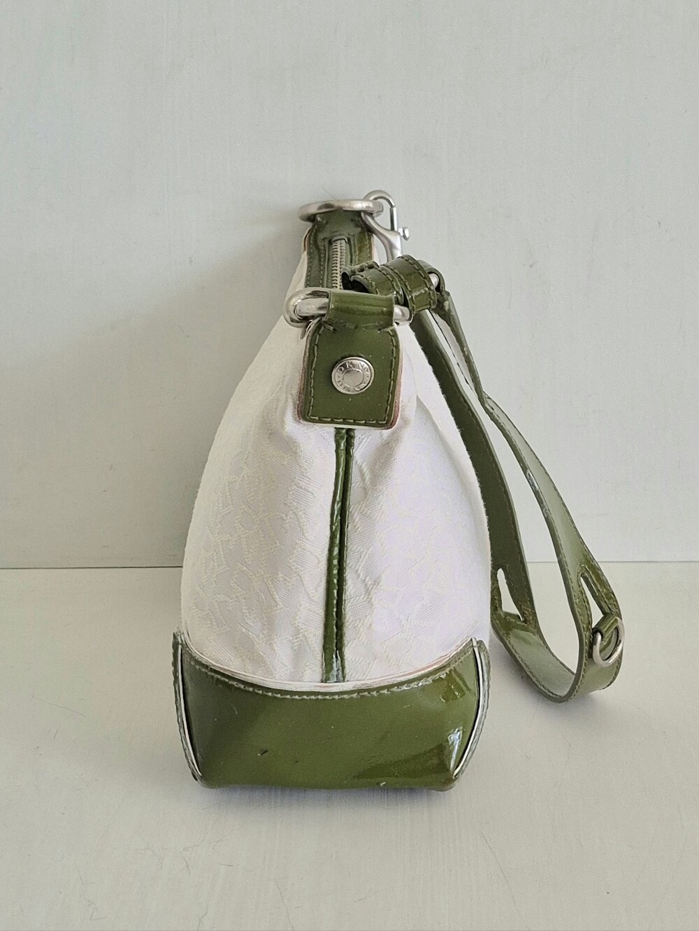 DKNY White Jacquard Canvas and Avocado Green Patent Leatger Mediun Hobo Bag - Picture 6 of 12